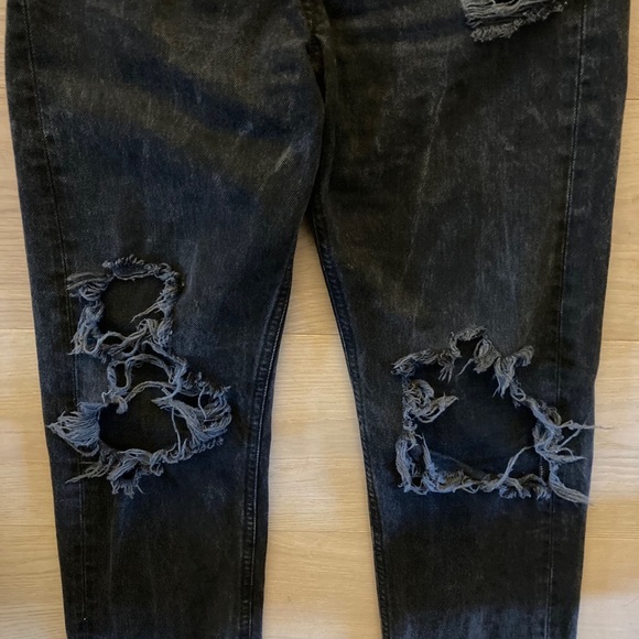 Agolde 90s mid rise boyfriend jeans in audio. - Picture 4 of 9